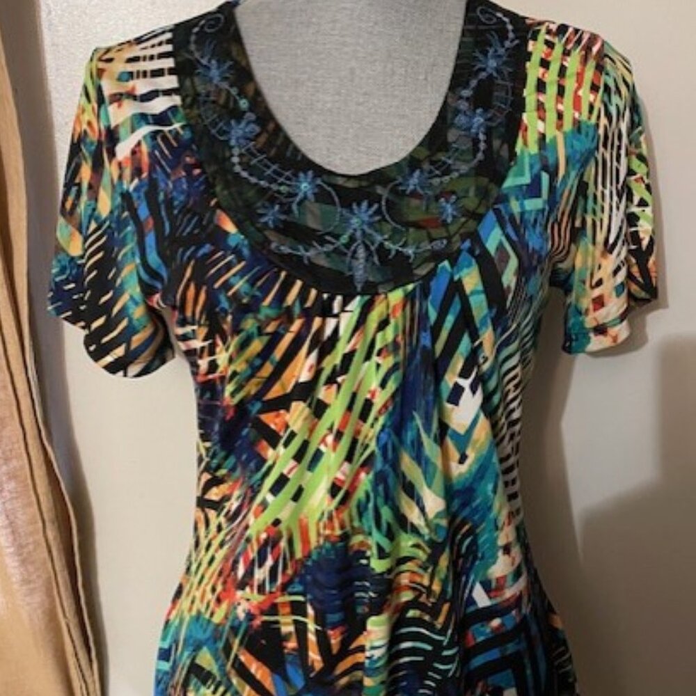 Initiatives Short Sleeve Summer Tunic with sequined yoke Made In Canada Size S